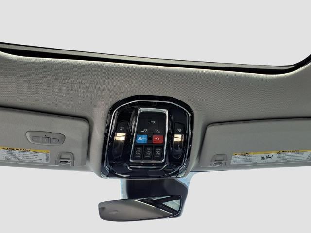 2023 Jeep Grand Cherokee Overland 4x2