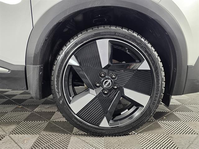 2025 Nissan Kicks SR Intelligent AWD