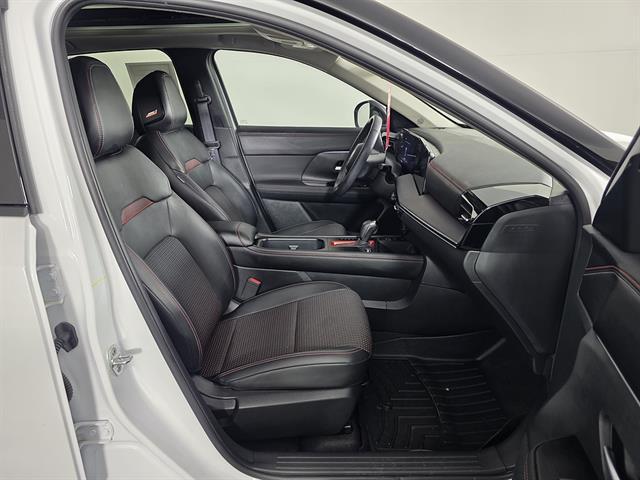 2025 Nissan Kicks SR Intelligent AWD