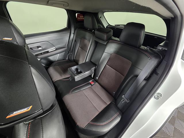2025 Nissan Kicks SR Intelligent AWD