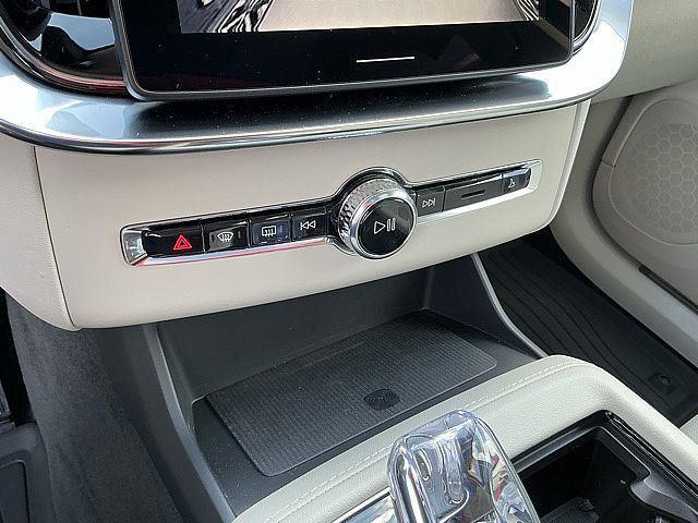 2026 Volvo XC90 Ultra, B6 AWD Gas (mild hybrid), Gasoline, Bright, 7 Seats