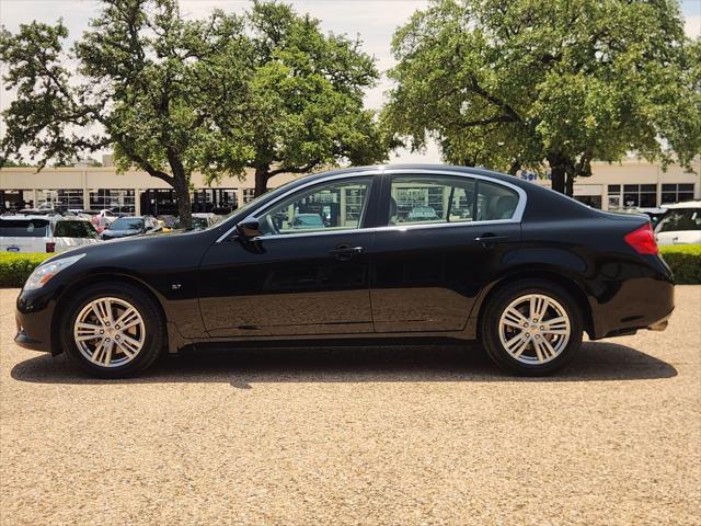2015 INFINITI Q40 Base