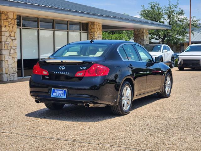 2015 INFINITI Q40 Base