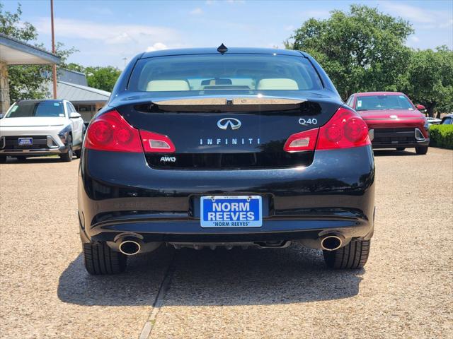 2015 INFINITI Q40 Base