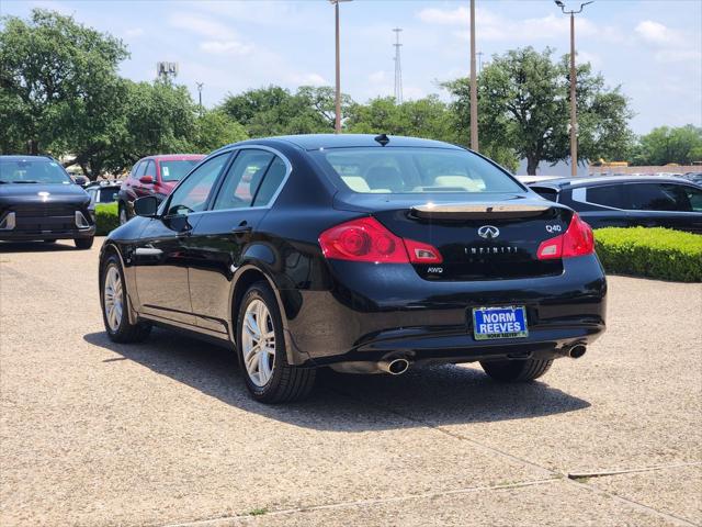 2015 INFINITI Q40 Base