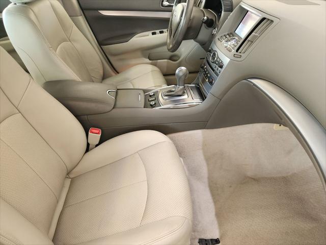 2015 INFINITI Q40 Base