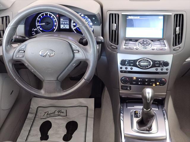 2015 INFINITI Q40 Base