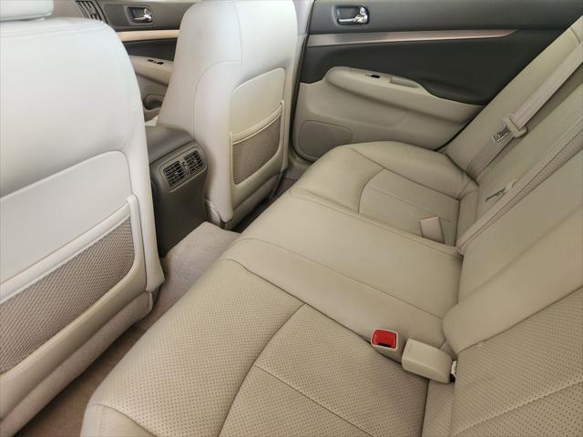 2015 INFINITI Q40 Base