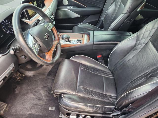 2019 Kia K900 Luxury