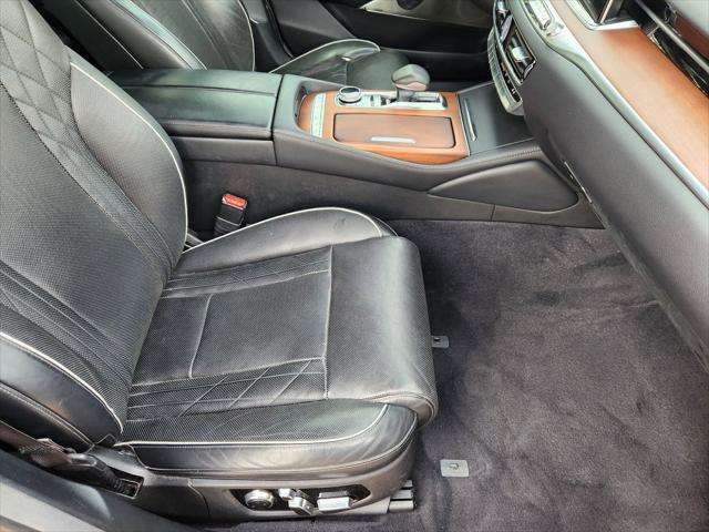 2019 Kia K900 Luxury