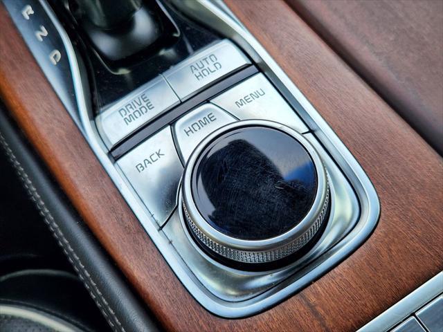 2019 Kia K900 Luxury