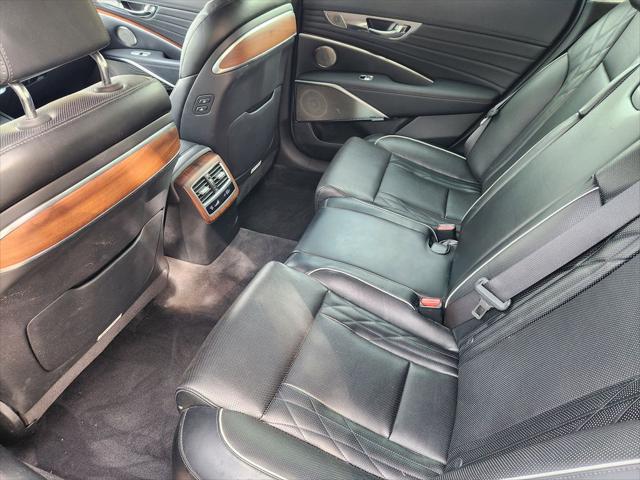 2019 Kia K900 Luxury