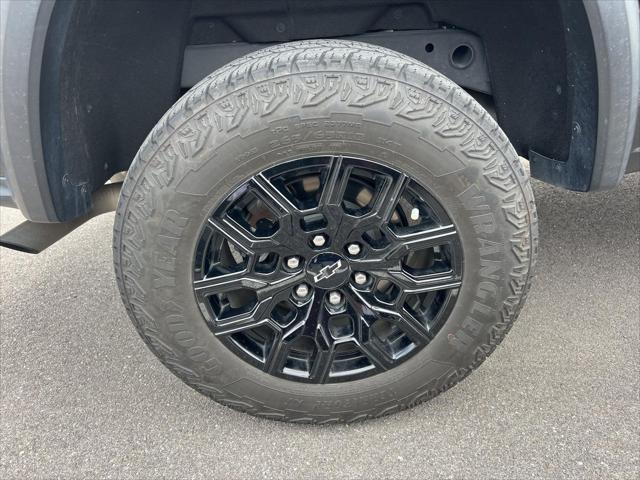 2023 Chevrolet Colorado 4WD Crew Cab Short Box Trail Boss