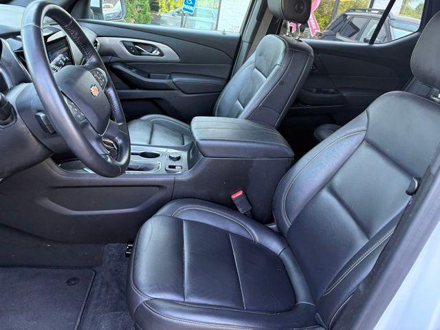 2022 Chevrolet Traverse AWD LT Leather