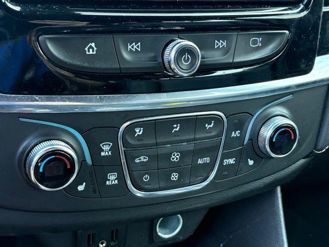 2022 Chevrolet Traverse AWD LT Leather