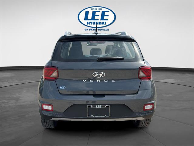 2026 Hyundai Venue SEL w/Two-Tone Roof
