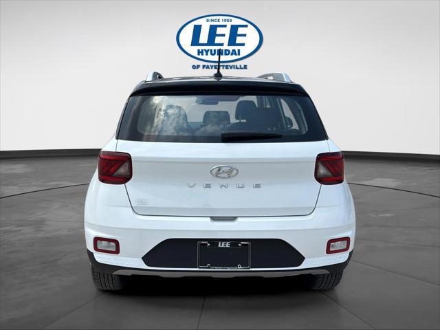 2026 Hyundai Venue SEL w/Two-Tone Roof