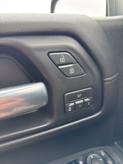 2020 Chevrolet Silverado 1500 4WD Crew Cab Short Bed High Country