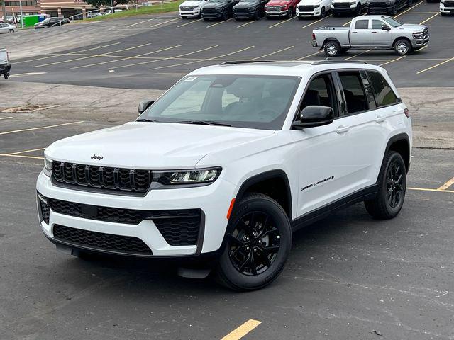 2026 Jeep Grand Cherokee GRAND CHEROKEE LAREDO ALTITUDE 4X4