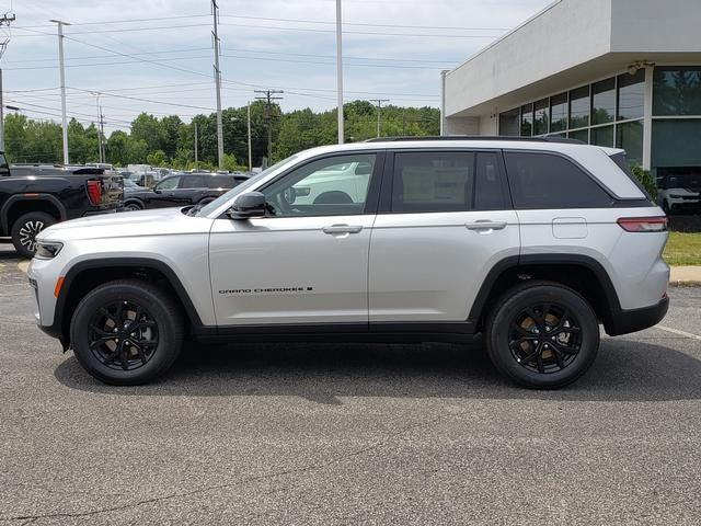 2026 Jeep Grand Cherokee GRAND CHEROKEE LAREDO ALTITUDE 4X4 2026 Jeep Grand Cherokee GRAND CHEROKEE LAREDO ALTITUDE 4X4