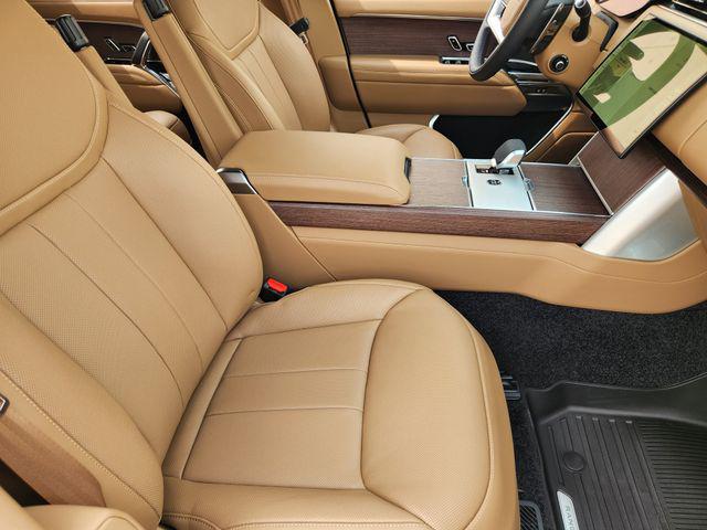 2026 Land Rover Range Rover P530 SE 7 Seat