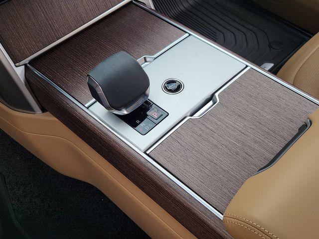 2026 Land Rover Range Rover P530 SE 7 Seat