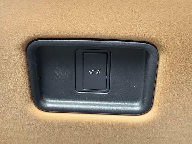 2026 Land Rover Range Rover P530 SE 7 Seat