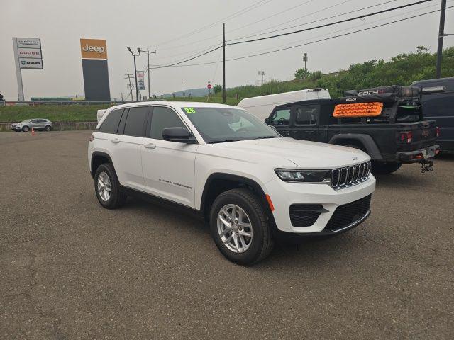 2026 Jeep Grand Cherokee GRAND CHEROKEE LAREDO X 4X4 2026 Jeep Grand Cherokee GRAND CHEROKEE LAREDO X 4X4