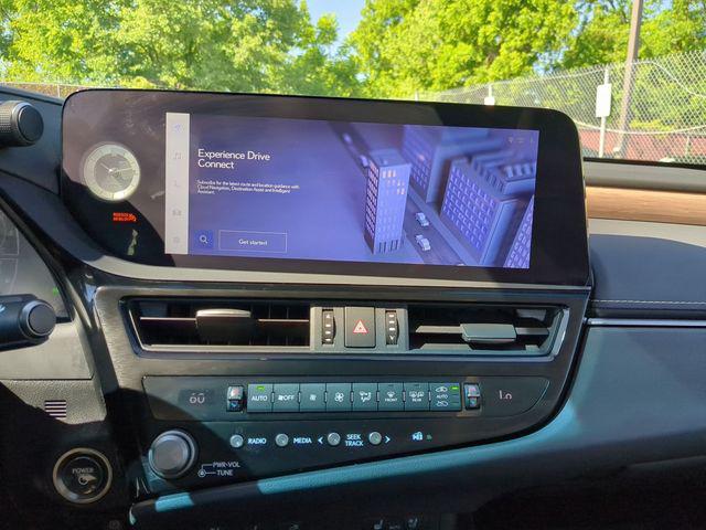 2023 Lexus ES 300h 300h