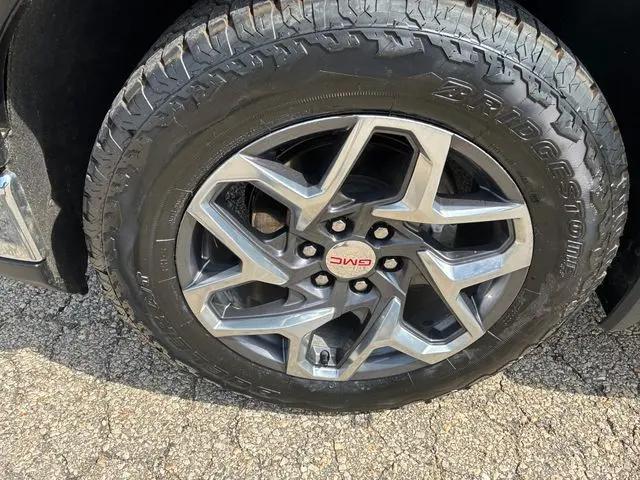 2022 GMC Sierra 1500 4WD Crew Cab Short Box SLT