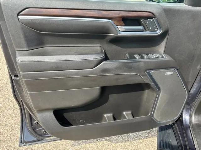 2022 GMC Sierra 1500 4WD Crew Cab Short Box SLT