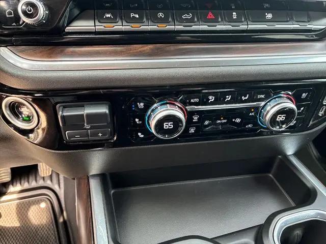 2022 GMC Sierra 1500 4WD Crew Cab Short Box SLT
