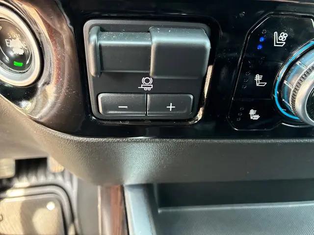 2022 GMC Sierra 1500 4WD Crew Cab Short Box SLT