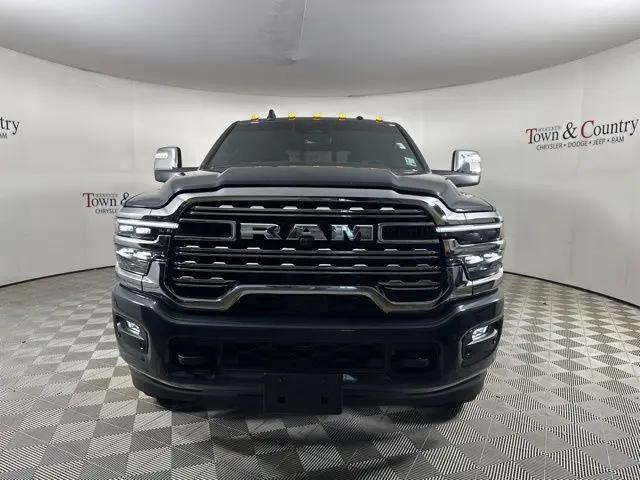 2025 Ram 3500 Limited Crew Cab 4x4 8' Box