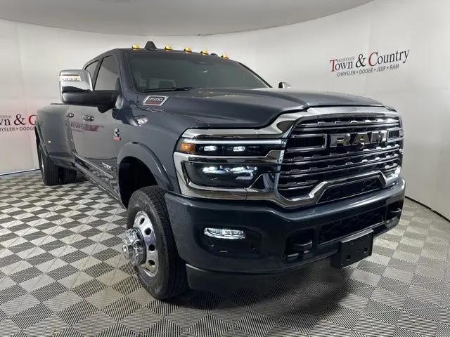 2025 Ram 3500 Limited Crew Cab 4x4 8' Box