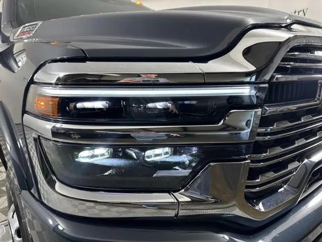 2025 Ram 3500 Limited Crew Cab 4x4 8' Box