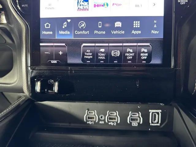 2025 Ram 3500 Limited Crew Cab 4x4 8' Box