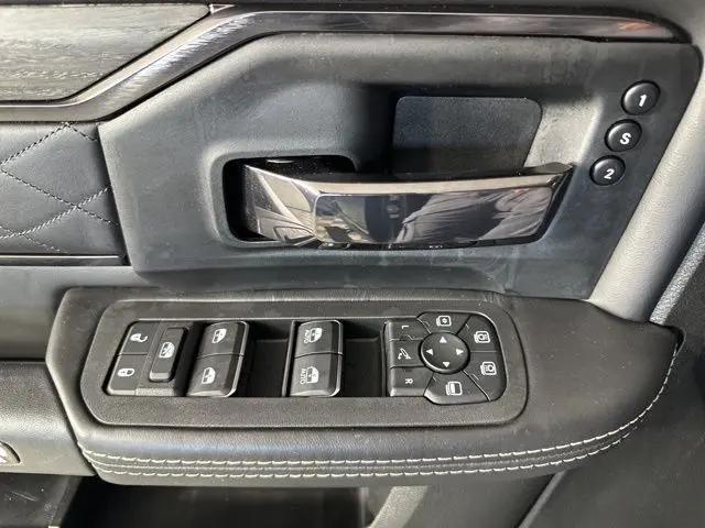 2025 Ram 3500 Limited Crew Cab 4x4 8' Box