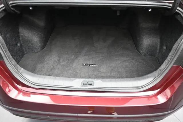 2025 Nissan Altima SV FWD