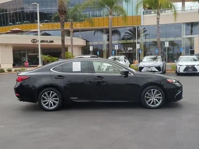 2016 Lexus ES 300h ES 300h