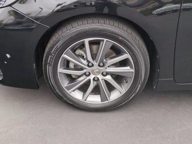 2016 Lexus ES 300h ES 300h