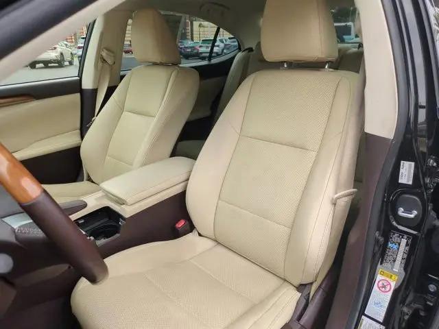 2016 Lexus ES 300h ES 300h