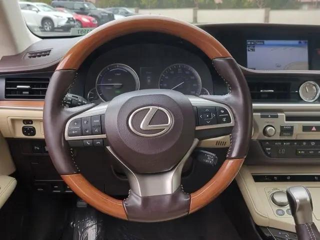 2016 Lexus ES 300h ES 300h