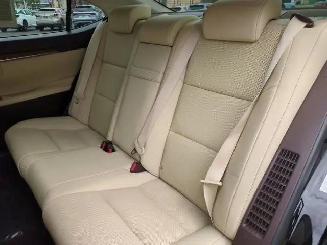 2016 Lexus ES 300h ES 300h