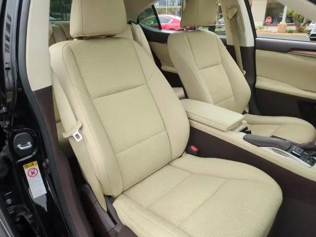 2016 Lexus ES 300h ES 300h