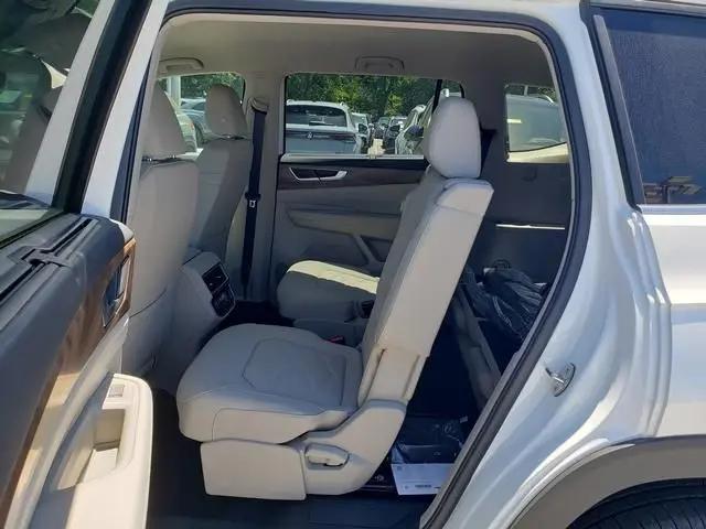 2026 Volkswagen Atlas SE with Technology