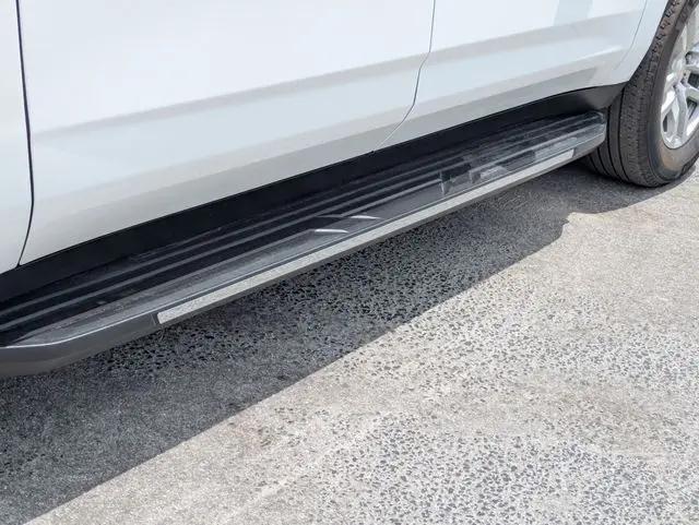 2024 Chevrolet Suburban 2WD LT