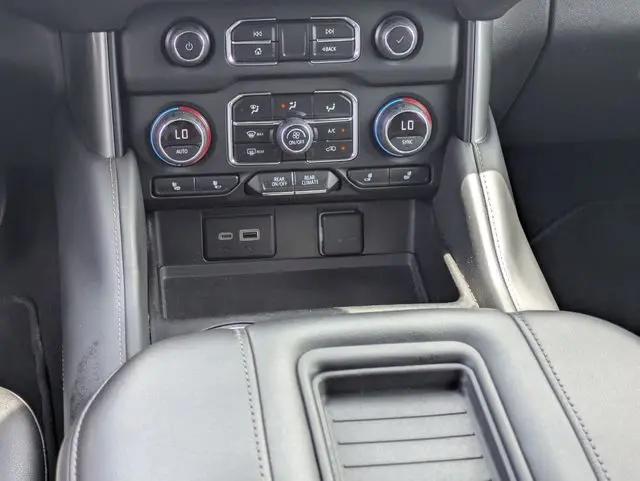 2024 Chevrolet Suburban 2WD LT