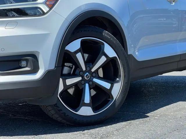 2020 Volvo XC40 T5 Momentum