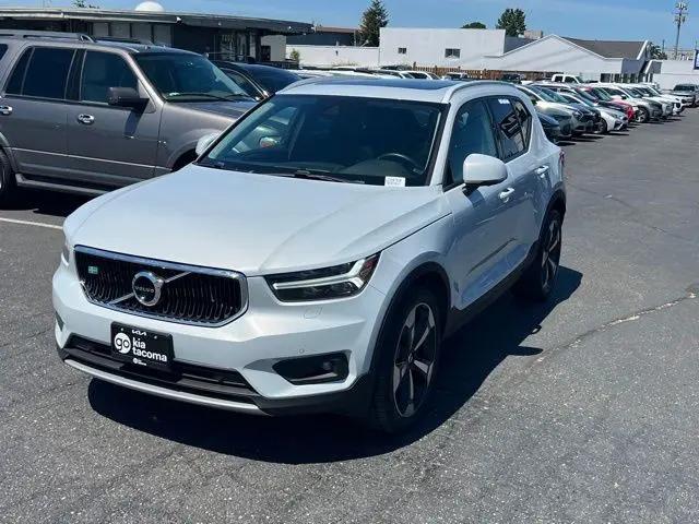 2020 Volvo XC40 T5 Momentum